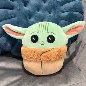 Squishmallow Star Wars Baby Yoda Grogu Mandalorian Green and Tan Plush Toy